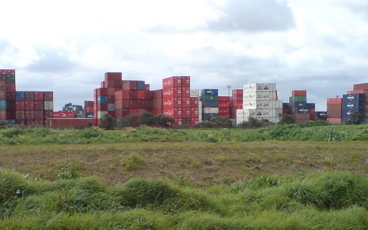Porto seco e recinto alfandegado: o que são e para que servem